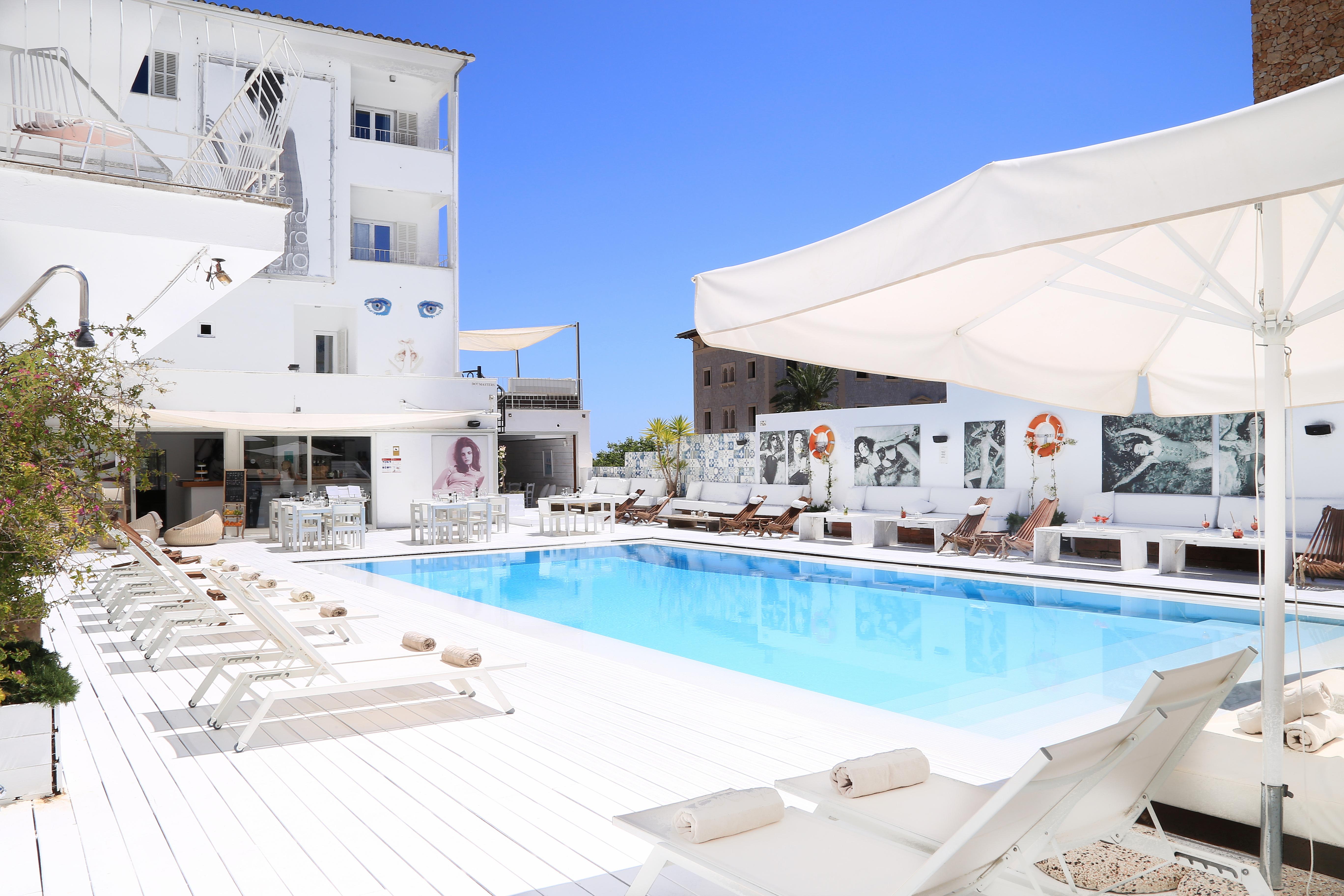 Hotel Zhero Cas Català Exteriér fotografie